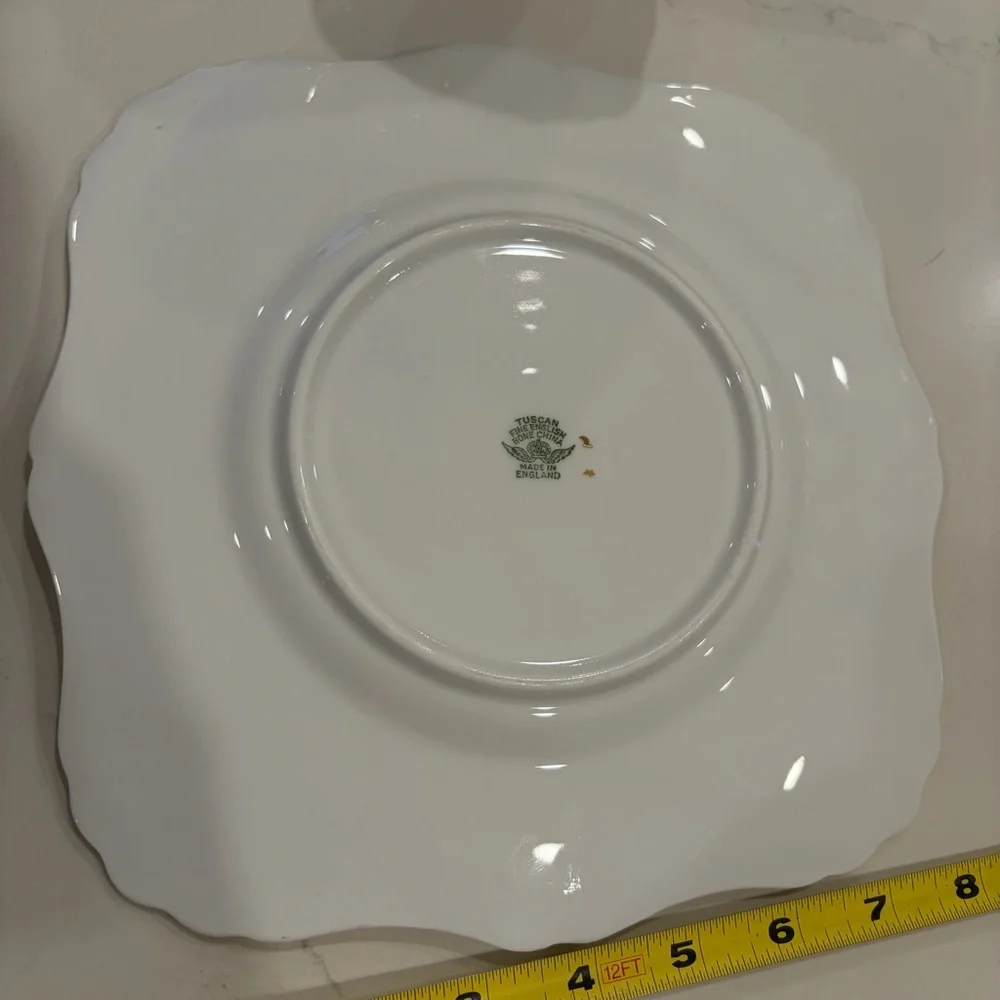Windsor/Tuscon China violet Floral Tea Set with Gold Trim England